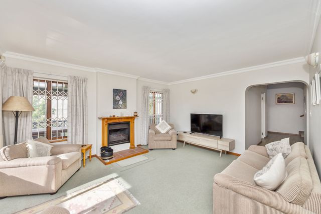 To Let 6 Bedroom Property for Rent in Fish Hoek Western Cape